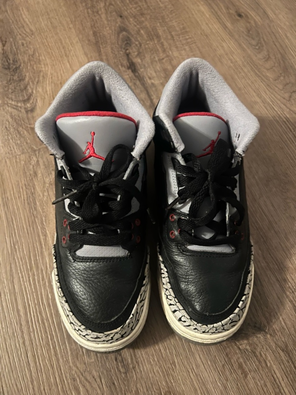 Jordan Men’s Black/Gray/Red Retro Sneakers